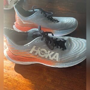 HOKA (one one)  Size:  111/2